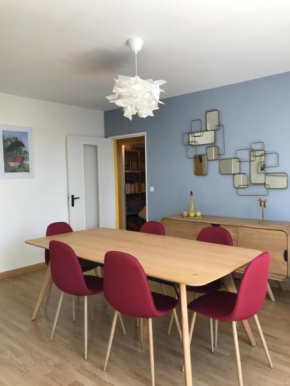 Bel appartement clair à 10mn du port à pied